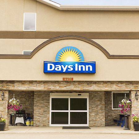 Days Inn By Wyndham Chetwynd Εξωτερικό φωτογραφία