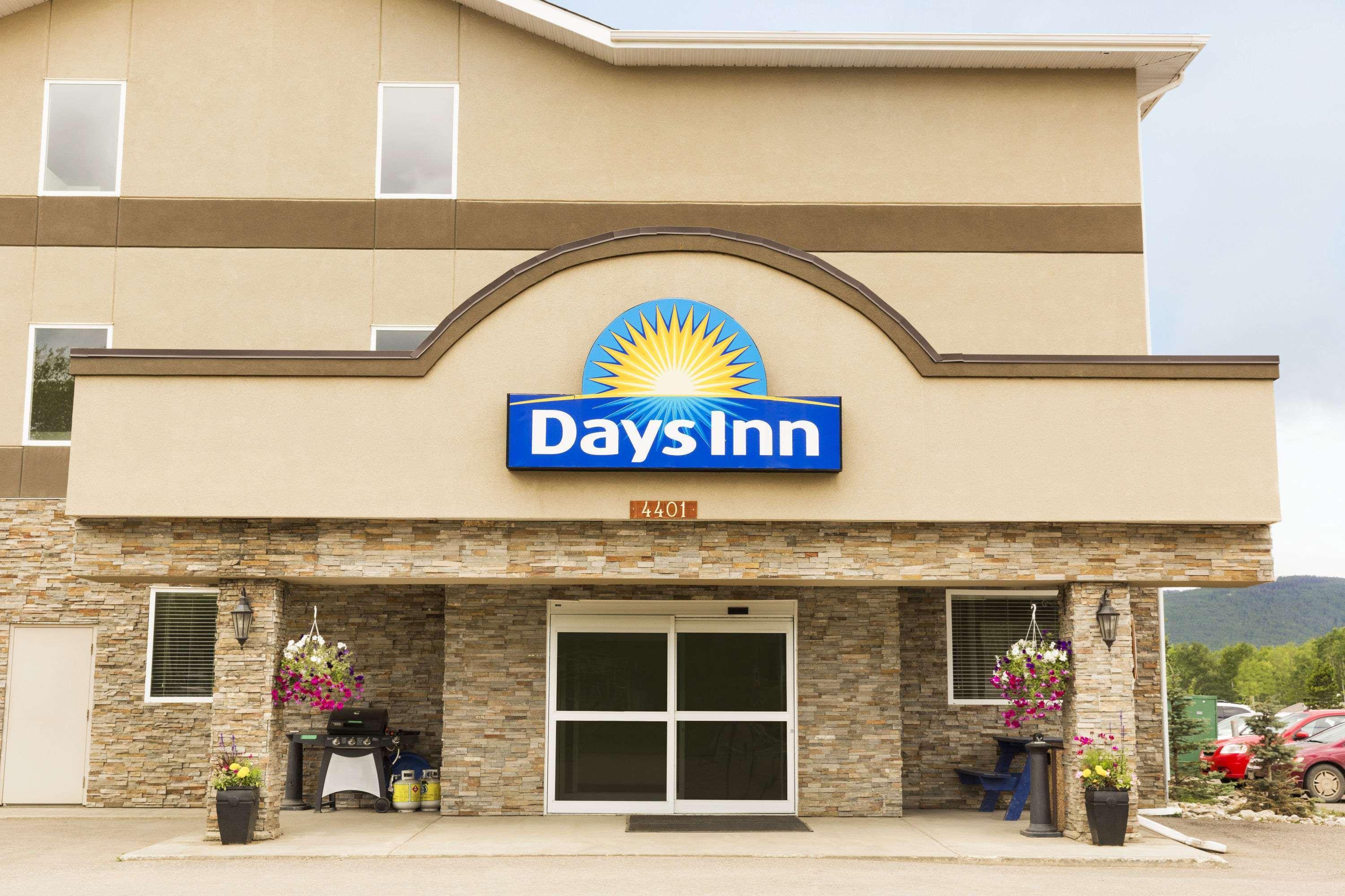 Days Inn By Wyndham Chetwynd Εξωτερικό φωτογραφία