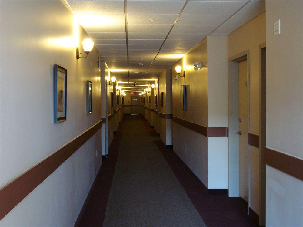 Days Inn By Wyndham Chetwynd Εξωτερικό φωτογραφία